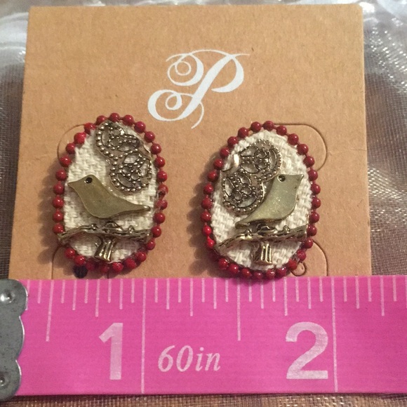 Earrings-new unworn - Picture 3 of 3
